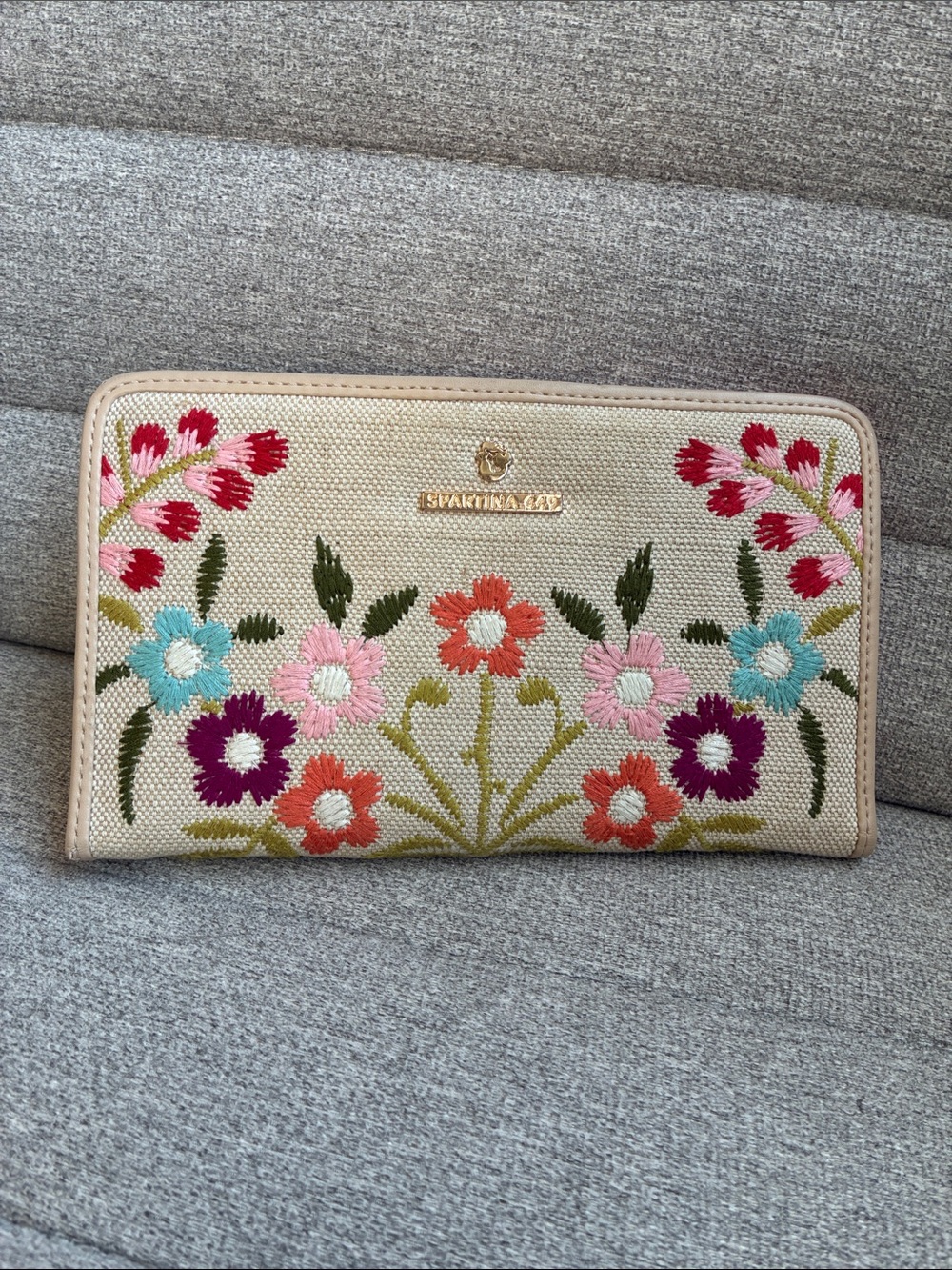 Spartina 449 Embroidered Floral Linen Snap Wallet - Picture 15 of 16